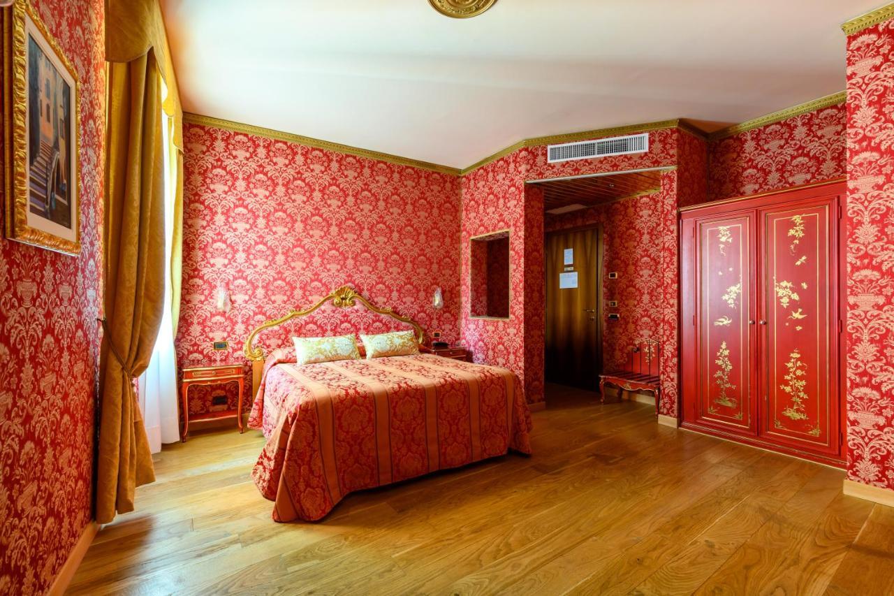 Junior Suite with Balcony and Canal View,1498759177:JPEG